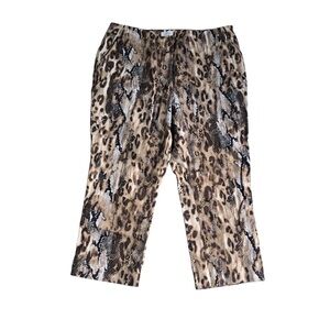 So Slimming by Chico’s animal print cropped pants Sz 2.5 (14)
